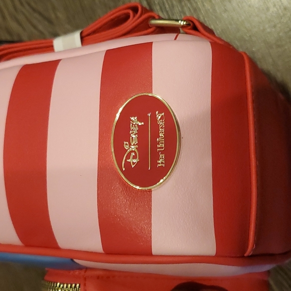 ❤️ Her Universe Disney Lilo & Stitch Lovebug Valentines Mini Backpack NWT - Picture 9 of 11